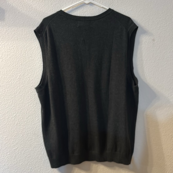 Eddie Bauer dark gray vneck sweater vest size large - Picture 4 of 4